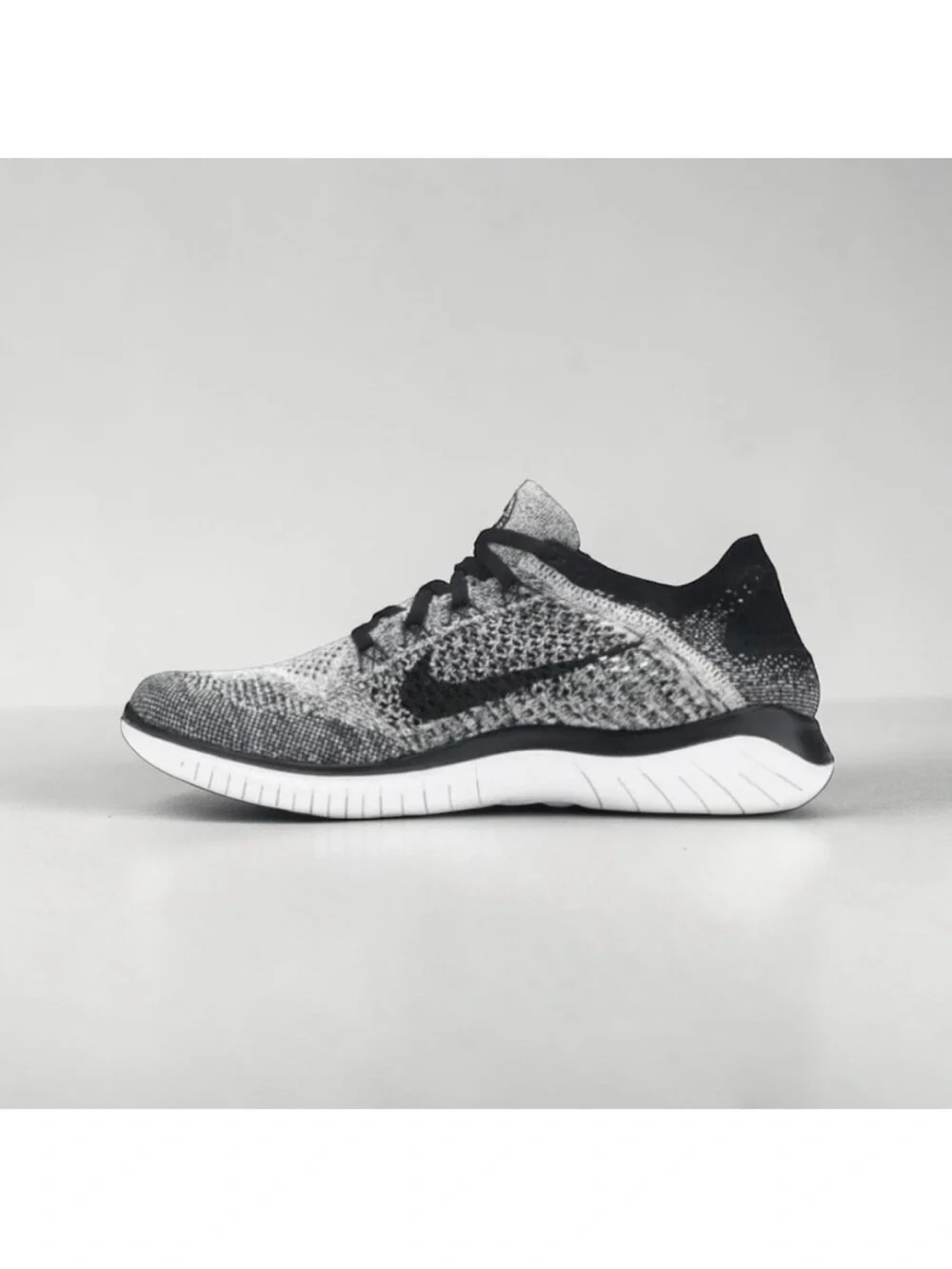 NWT 🔥 Rare Nike Free Run Flyknit Oreo 9M